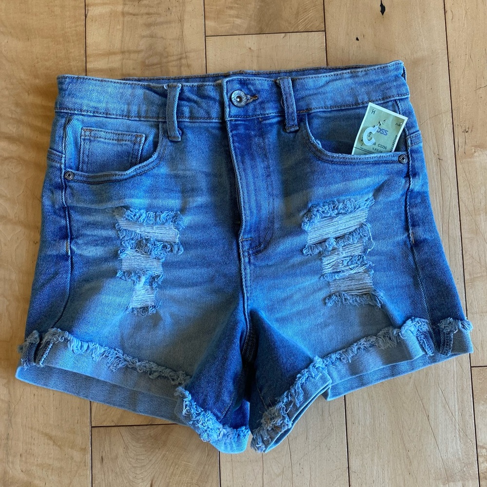 NWT Ariya Jeans Distressed High Rise Shorts